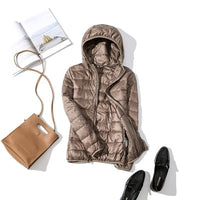 Jacke Damen Glänzend Kurz Winterjacke Modisch Warm für Urbane Outfits – Khakifarbene Kapuze