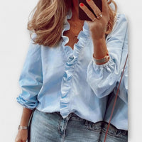 Sarah – Elegante Bluse mit besonderem Charakter – Hellblau