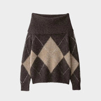 Kuscheliger Pullover für Damen mit schulterfreiem Design und Rautenmuster – Braun