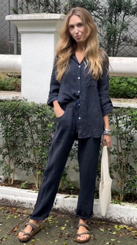 Marjan™ | Elegantes zweiteiliges Leinenhemd und Hosenset – Schwarz