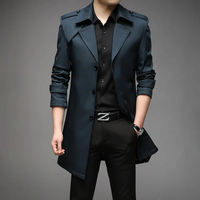 Eleganter Herren Trenchcoat – Klassischer Mantel mit Schulterdetails – Dunkelgrün