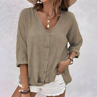 Lässige Damenbluse mit Knöpfen – Elegante Bluse für den Sommer, V-Ausschnitt, Entspannte Rollärmel, Vielseitig kombinierbar – Khaki