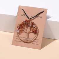 Sommerliche Chakra-Halskette | Lebensbaum-Halskette mit sieben Chakra-Edelsteinen – Rotgrau
