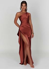 Lyric | Elegantes Maxikleid – Rostfarbe