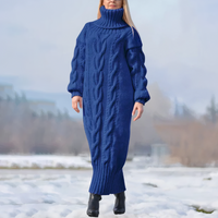 Clara | Damen Strick-Maxikleid lang mit stilvollem Zopfmuster – Blau
