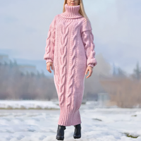 Clara | Damen Strick-Maxikleid lang mit stilvollem Zopfmuster – Rosa