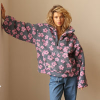 Yzella – Fleecepullover mit Blumenmuster – Rosa