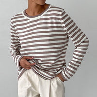 Lola | Gestreiftes Langarmshirt – Braun
