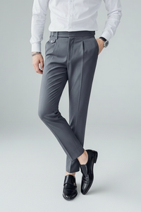 Theodore | Slim-Fit Bundfalten Anzughose – Grau