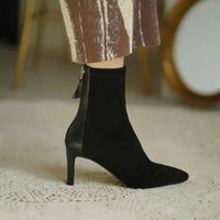 Atelier Stiefel | Sommerliche Wildlederstiefel mit hohem Absatz für Damen – Schwarz
