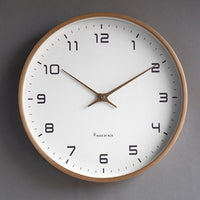 Moderne Holzwanduhr aus Massivholz in Braun und Creme – Große Wanduhren 25x25 cm und 30x30 cm für jedes Zuhause – Braun