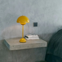 LumiGlow | Moderne Tischlampe mit sommerlicher Funktionalität – Gelb