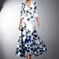 Nunna – Elegantes Blumenkleid – Blau