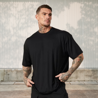 Jan | This Oversize Herren T-Shirt locker und lässig – Schwarz