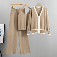 Barbarra | Lässig gestricktes dreiteiliges Herbst-Outfit – Khaki