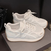Damen Sportliche Sneaker mit atmungsaktiver Mesh-Oberfläche und stabilisierender Sohle – Weiß