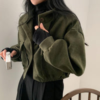 Audrey | Kurze Wolljacke Mit Stehkragen Und Lockerem Schnitt – Olivgrün