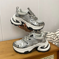 Damen Sportliche Chunky Sneakers mit dämpfender Sohle und reflektierenden Akzenten – Silber