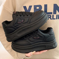 Damen Sportliche Sneaker mit dicker Laufsohle und komfortabler Dämpfung – Schwarz