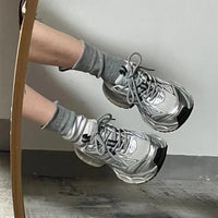 Damen Sportliche Laufschuhe mit atmungsaktiver Mesh-Oberfläche und dämpfender Sohlenkonstruktion – Silber