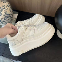 Damen Plattform Sneakers mit einzigartigem Obermaterial und ergonomischer Passform – Cremeweiß