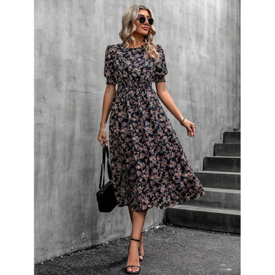 Amelia - Kleid mit Rundhalsausschnitt und Blumenmuster