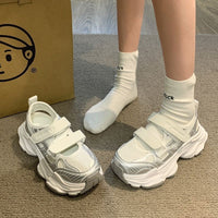 Damen Sportliche Velours-Sneaker mit praktischen Klettverschlüssen – Silber