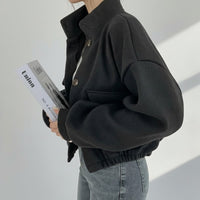 Audrey | Kurze Wolljacke Mit Stehkragen Und Lockerem Schnitt – Schwarz