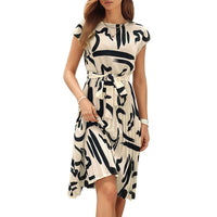 Heidi Mode | Plissee-Kleid mit geometrischem Print – Beige