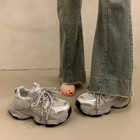 Damen Sneaker mit dämpfender Sohle und atmungsaktivem Obermaterial – Silber