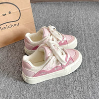 Damen Sportliche Schuhe mit verspielt designter Oberfläche und komfortabler Polsterung – Weißpink