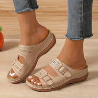 Eloisa – Stilvolle Verstellbare Keilsandalette – Beige
