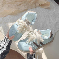 Damen Sneakers mit stilvollen Perlen-Schnürsenkeln – Hellblau