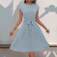 Heidi Mode | Plissee-Kleid mit geometrischem Print – Hellblau