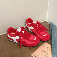 Damen Sportliche Sneaker mit atmungsaktivem Mesh und weichem Velours – Rot