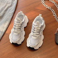 Damen Sportliche Sneaker mit dämpfendem Sohlenprofil und innovativem Mesh-Obermaterial – Cremeweiß