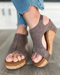 Greta™| Keilsandalen mit Cut-Out-Design aus Kork – Braun