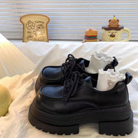 Damen Modische Plattform-Schnürschuhe mit einzigartigem Design und dicker Sohle – Schwarz Matt