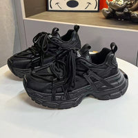 Damen Sportliche Sneakers mit futuristischem Design und stabiler Sohle – Schwarz