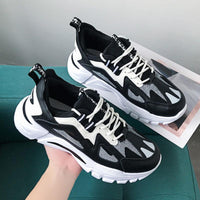Damen Atmungsaktive Performance Sneakers mit stabilisierender Laufsohle – Schwarzweiß