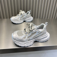 Damen Laufkomfort Sneakers mit atmungsaktiver Netzstruktur und dämpfendem Sohlenprofil – Silber
