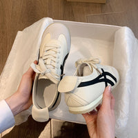Damen modische Sneakers mit atmungsaktivem Obermaterial und sportlichem Design – Schwarz