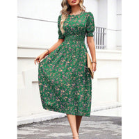 Amelia - Kleid mit Rundhalsausschnitt und Blumenmuster – Grün