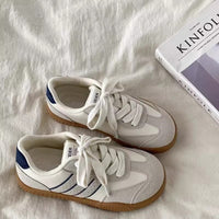 Damen Sneakers im sportlichen Retro-Stil mit atmungsaktiver Obermaterialstruktur und rutschfester Sohle – Cremeweiß