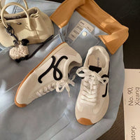 Damen Sneakers mit luxuriösem Wildleder und atmungsaktivem Mesh von – Weiß
