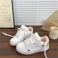 Damen Modische Sneakers mit innovativer Dämpfung und verspielten Applikationen – Monsterfarbe