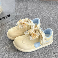 Damen Sneaker mit detailverliebtem Rüschen-Design und süßen Schleifen von – Blaugelb
