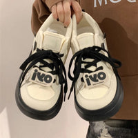 Damen Modische Sneaker mit gepolsterter Sohle und urbanem Design – Schwarz
