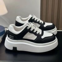 Damen Plattform Sneakers mit einzigartigem Obermaterial und ergonomischer Passform – Schwarz