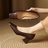 Clara | Modische Damen Pumps mit komfortablem Absatz – Braun